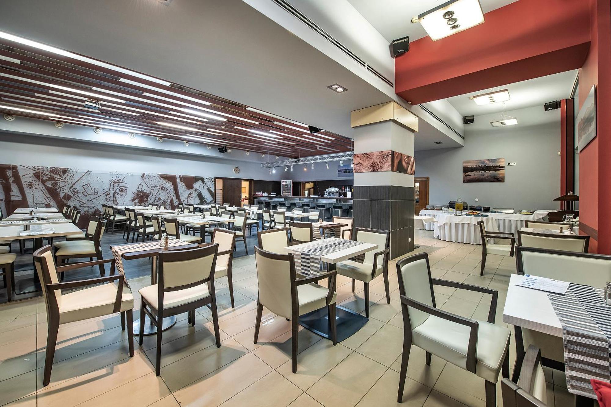 Hotel Spolcentrum Svit Εξωτερικό φωτογραφία