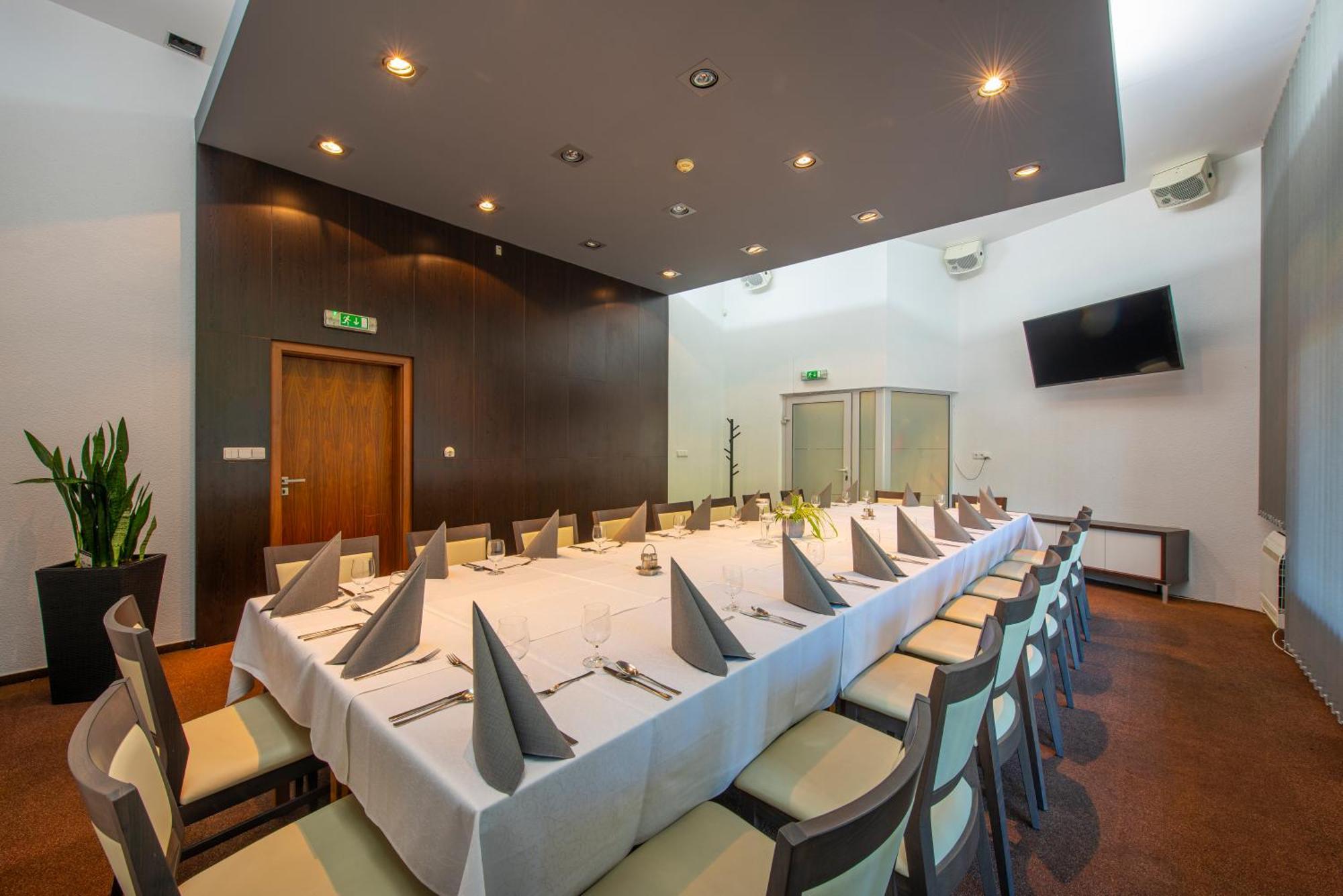 Hotel Spolcentrum Svit Εξωτερικό φωτογραφία